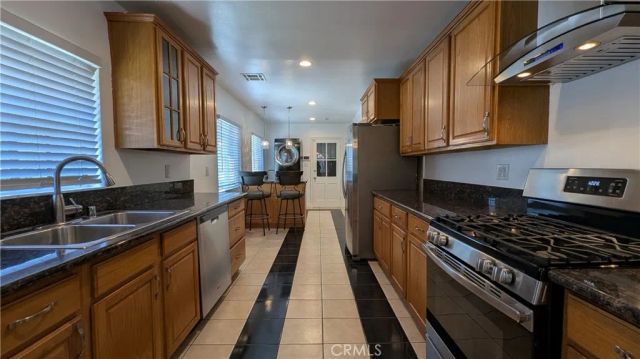 401 N La Breda, West Covina, CA 91791