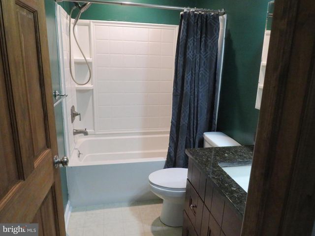 77 BRAITHWAITE LN, Quakertown, PA 18951