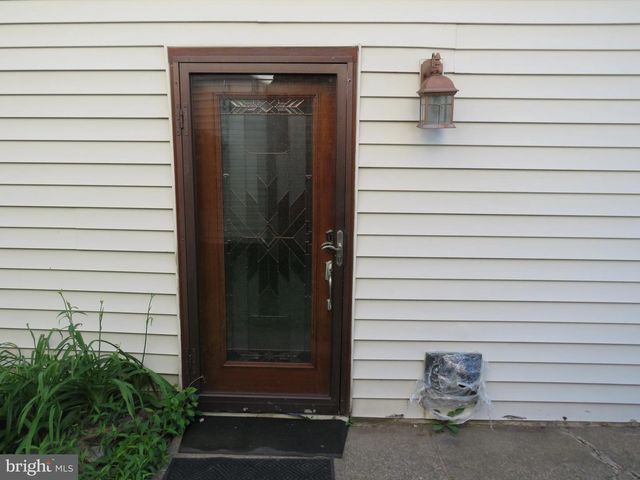 77 BRAITHWAITE LN, Quakertown, PA 18951