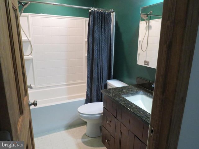 77 BRAITHWAITE LN, Quakertown, PA 18951