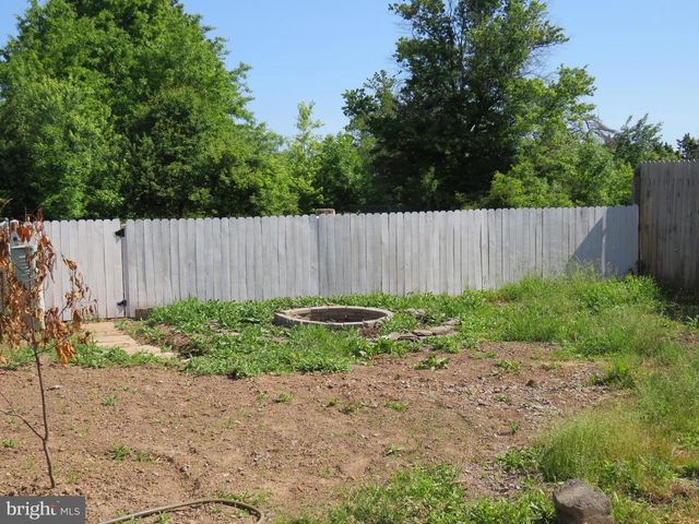77 BRAITHWAITE LN, Quakertown, PA 18951