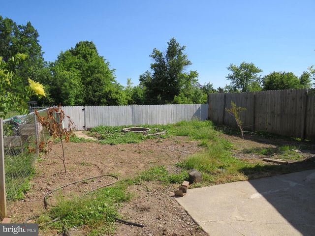 77 BRAITHWAITE LN, Quakertown, PA 18951