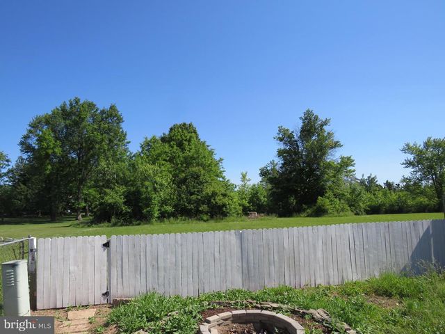 77 BRAITHWAITE LN, Quakertown, PA 18951