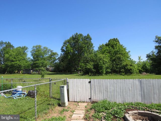 77 BRAITHWAITE LN, Quakertown, PA 18951