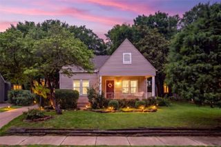 216 S Knoxville Avenue, Tulsa, OK 74112