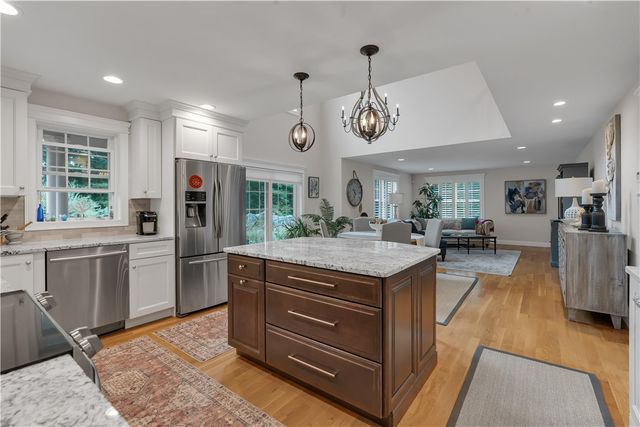 68 Wolf Hill Road, Smithfield, RI 02917