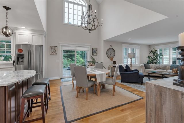 68 Wolf Hill Road, Smithfield, RI 02917