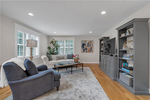 68 Wolf Hill Road, Smithfield, RI 02917