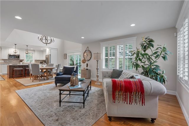 68 Wolf Hill Road, Smithfield, RI 02917