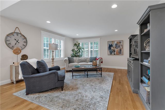 68 Wolf Hill Road, Smithfield, RI 02917