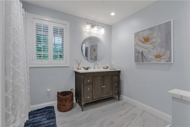 68 Wolf Hill Road, Smithfield, RI 02917