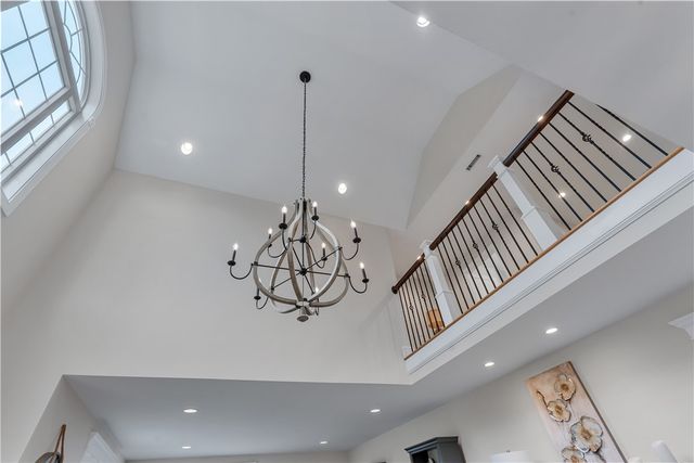 68 Wolf Hill Road, Smithfield, RI 02917