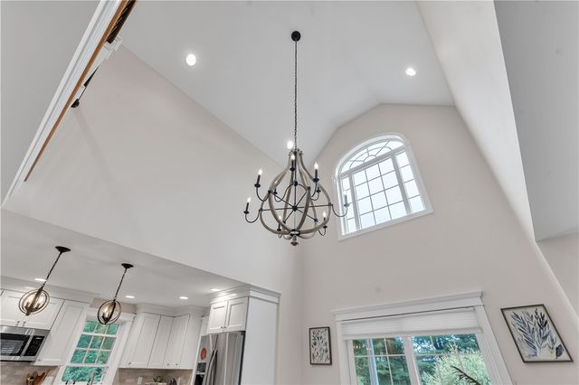 68 Wolf Hill Road, Smithfield, RI 02917