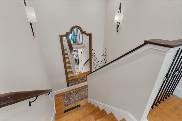 68 Wolf Hill Road, Smithfield, RI 02917