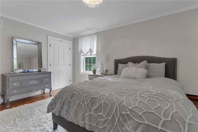 68 Wolf Hill Road, Smithfield, RI 02917