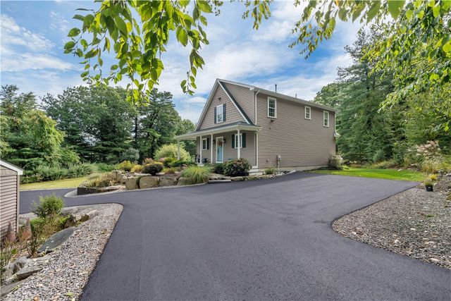 68 Wolf Hill Road, Smithfield, RI 02917