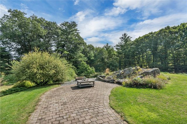 68 Wolf Hill Road, Smithfield, RI 02917