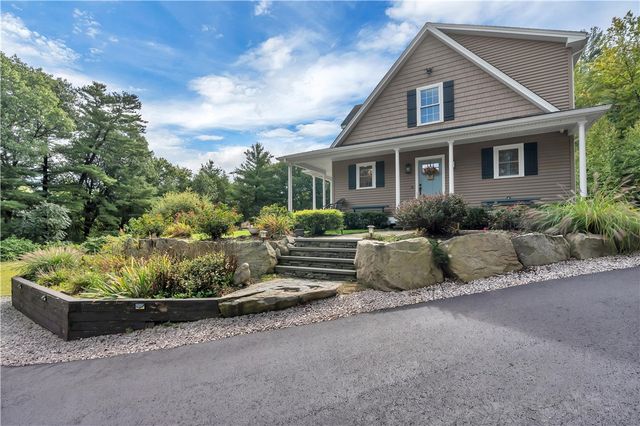 68 Wolf Hill Road, Smithfield, RI 02917