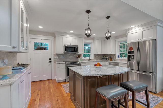 68 Wolf Hill Road, Smithfield, RI 02917