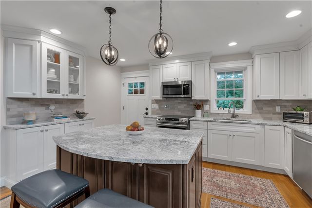 68 Wolf Hill Road, Smithfield, RI 02917