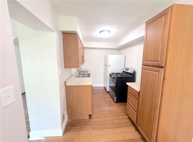 2528 Homehurst Ave, Overbrook, PA 15234