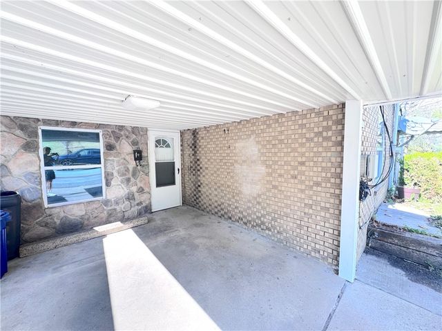 2528 Homehurst Ave, Overbrook, PA 15234