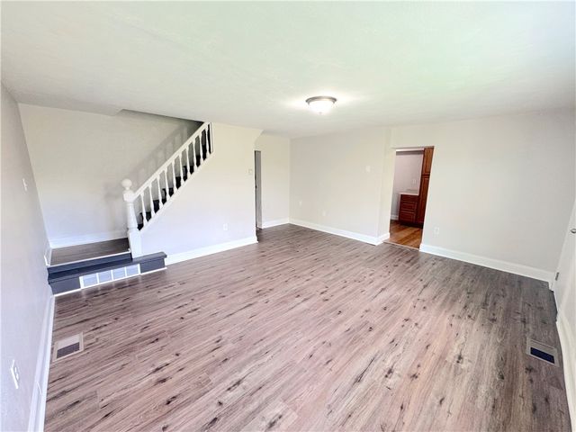 2528 Homehurst Ave, Overbrook, PA 15234
