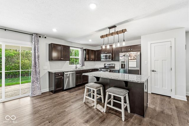 2739 Stonebridge Drive, Lebanon, IN 46052