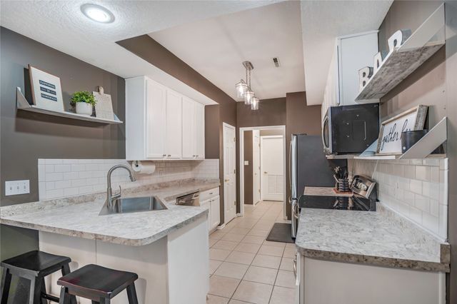 10603 Hickory Drive 2, Urbandale, IA 50322