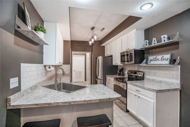 10603 Hickory Drive 2, Urbandale, IA 50322