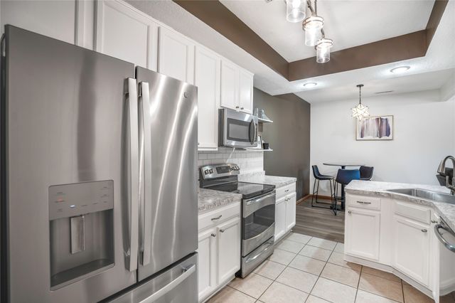 10603 Hickory Drive 2, Urbandale, IA 50322