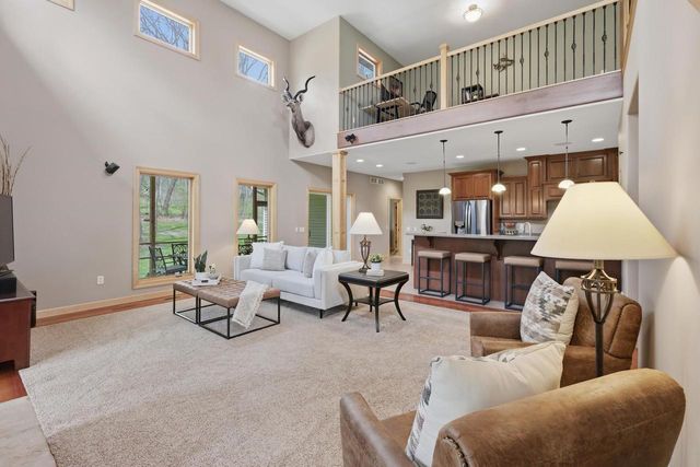 292 Maple Heights Road, Marshall, WI 53559