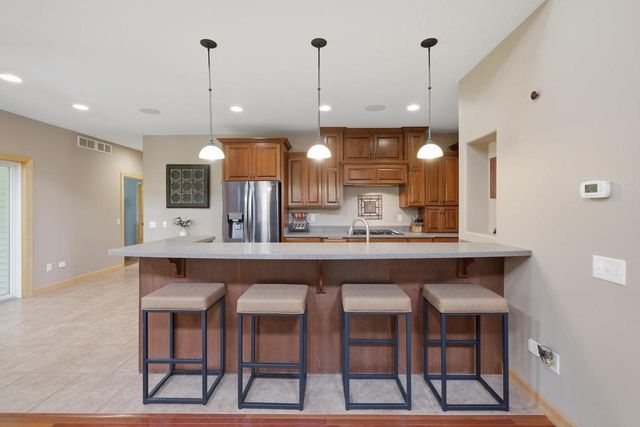 292 Maple Heights Road, Marshall, WI 53559
