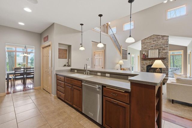 292 Maple Heights Road, Marshall, WI 53559
