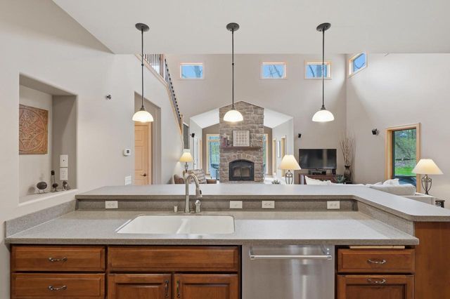 292 Maple Heights Road, Marshall, WI 53559