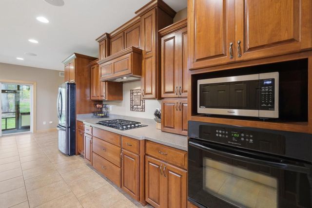 292 Maple Heights Road, Marshall, WI 53559
