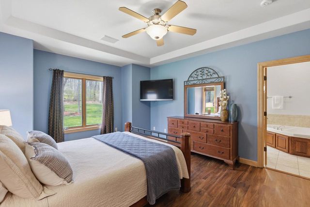 292 Maple Heights Road, Marshall, WI 53559
