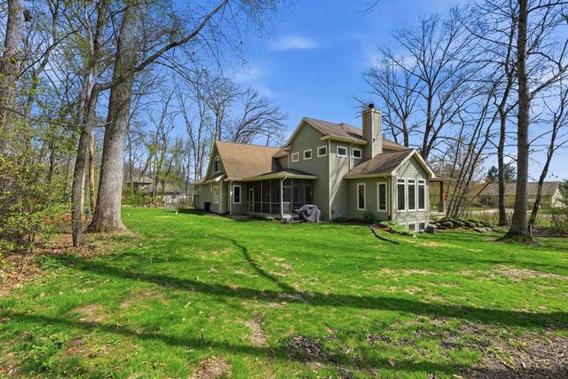 292 Maple Heights Road, Marshall, WI 53559
