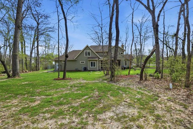 292 Maple Heights Road, Marshall, WI 53559