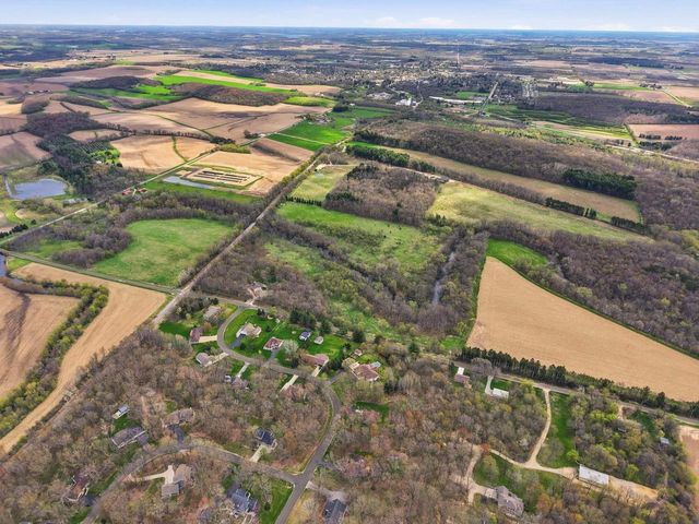 292 Maple Heights Road, Marshall, WI 53559