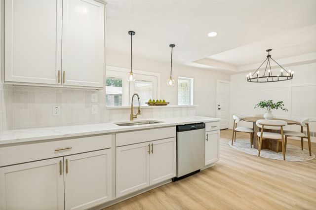 109 Shadow Drive, Red Oak, TX 75154