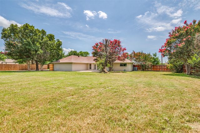 109 Shadow Drive, Red Oak, TX 75154