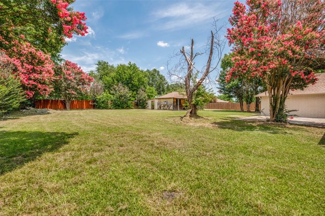 109 Shadow Drive, Red Oak, TX 75154