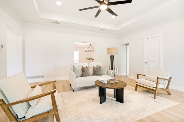 109 Shadow Drive, Red Oak, TX 75154