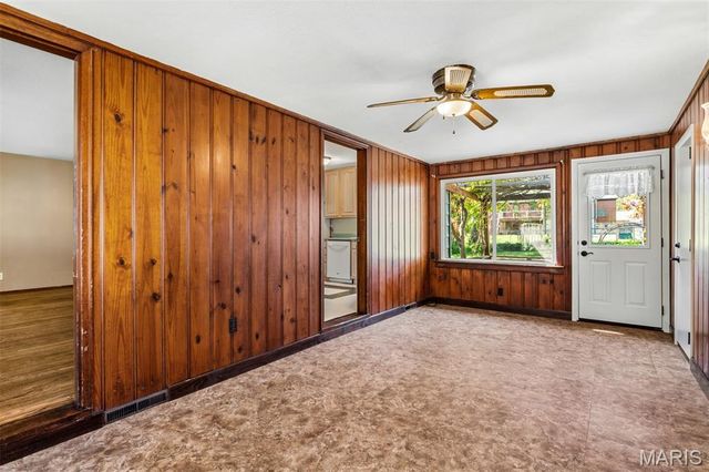 9208 Hallock Drive, St Louis, MO 63123