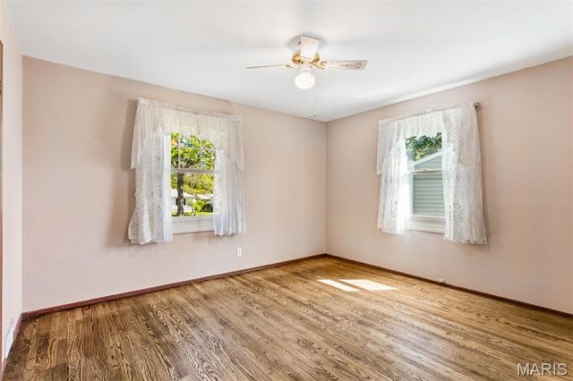 9208 Hallock Drive, St Louis, MO 63123