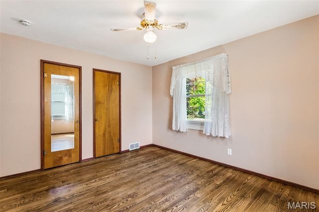 9208 Hallock Drive, St Louis, MO 63123