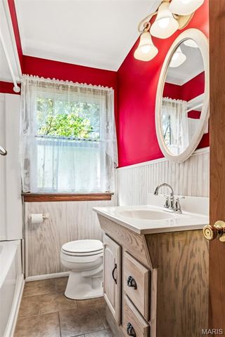9208 Hallock Drive, St Louis, MO 63123