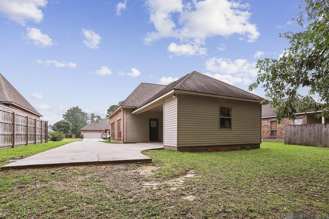 12540 S Lakeshore Dr, Walker, LA 70785