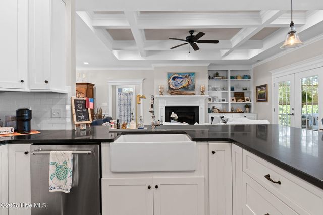 927 Green Pointe Drive, Sunset Beach, NC 28468